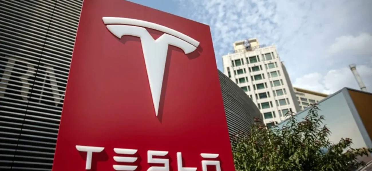 Tesla зіткнулася з кризою на ринку електромобілів у США: що відомо