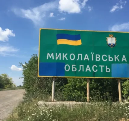 Російський удар з артилерії забрав життя чоловіка на Миколаївщині, є поранена