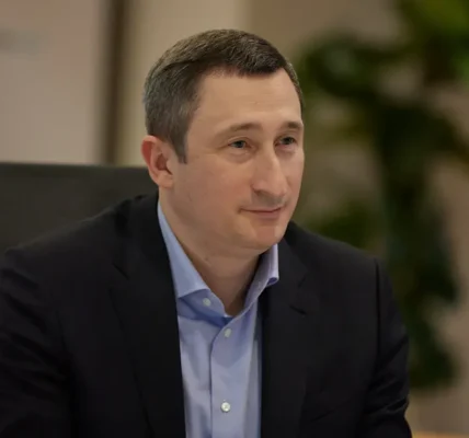 Віцепремʼєр Чернишов зʼявився до суду, де його можуть відсторонити від посади