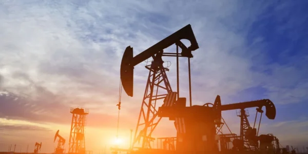 Постачання російської нафти впали до мінімального показника з лютого