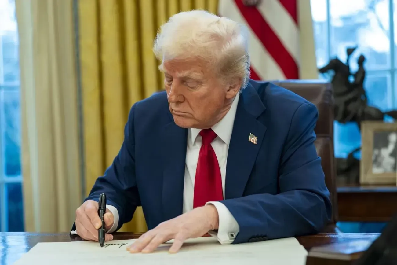 Трамп готовий підписати закон про санкції проти рф, але є нюанс - Politico