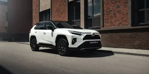 Автопарк України поповнився понад 2,4 тисячі легкових гібридів: Toyota зберігає лідерство