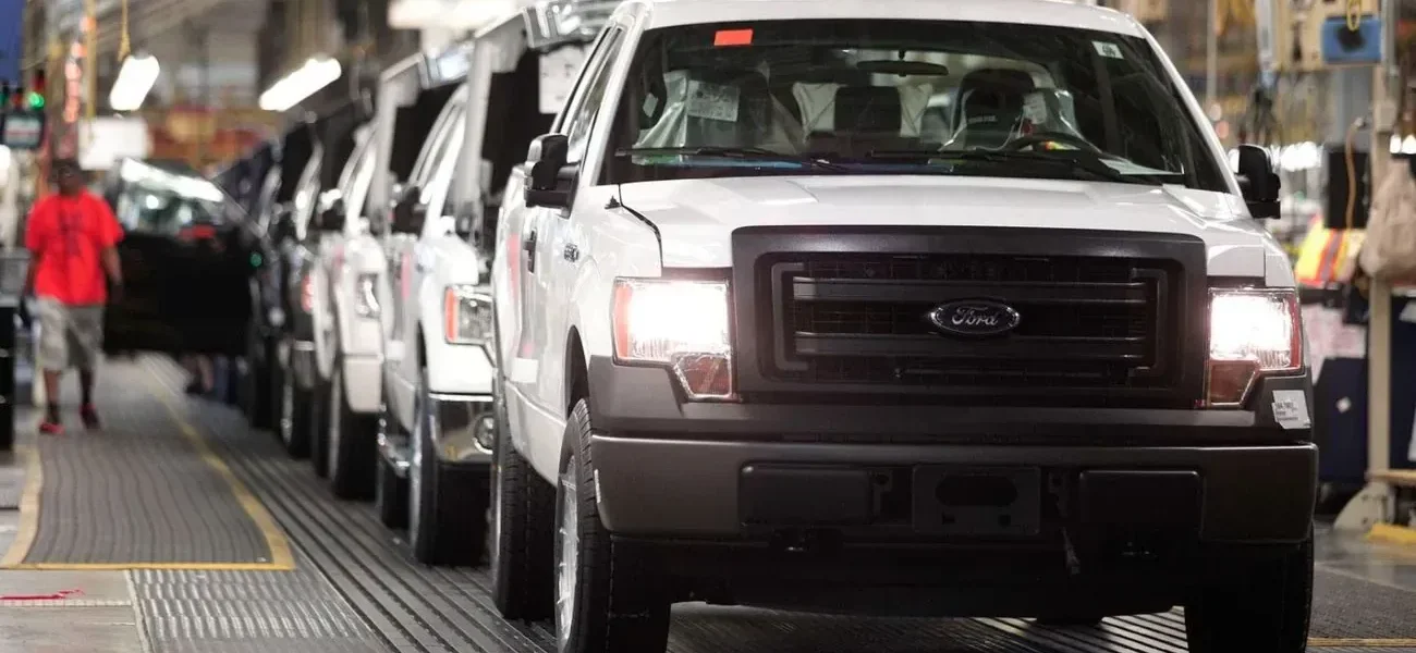 Ford відкликає сотні тисяч авто через дефект
