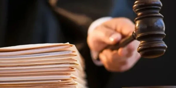 Чоловік, який напав з ножем на відвідувача ТРЦ в Києві, виявився колишнім військовим