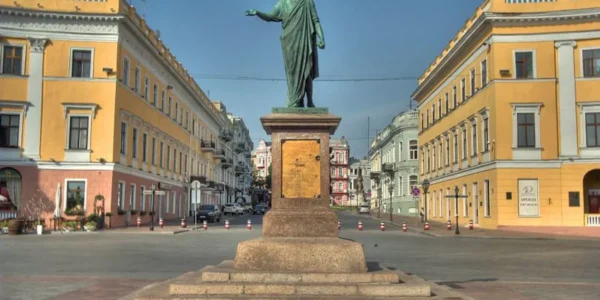 Ворожий удар по Одесі: кількість поранених зросла до дев’яти, сім з них ушпиталені