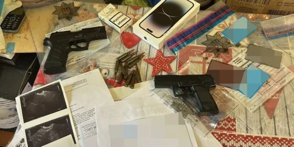 Виготовляли підробні меддовідки і продавали по 2000 доларів: в Україні провели понад 50 обшуків, організатори отримали підозри
