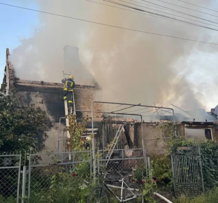Ворог вночі знищив приватний будинок у Луцьку
