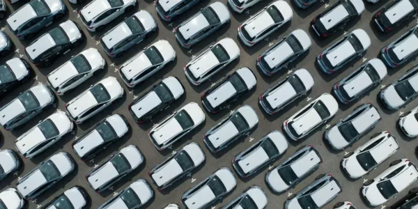 Імпорт легкових авто в Україну зріс на 12,5%, третина - електромобілі