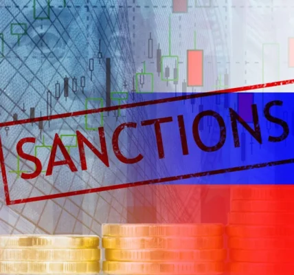 Нова стеля цін на нафту, відключення від SWIFT, тіньовий флот, Nord Stream та китайські банки: що у новому пакеті санкцій ЄС проти рф