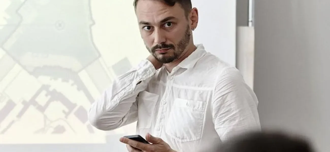 П