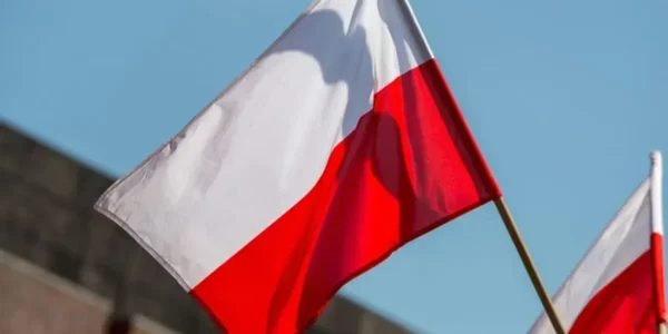 Польща закликає своїх громадян негайно залишити росію