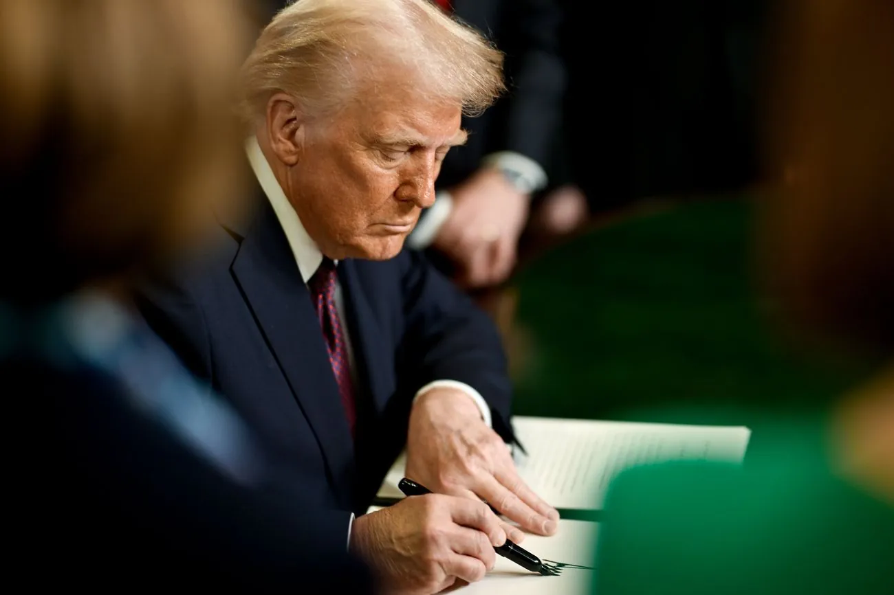Нові угоди Трампа щодо мит вносять ясність для світової виробничої бази - Bloomberg