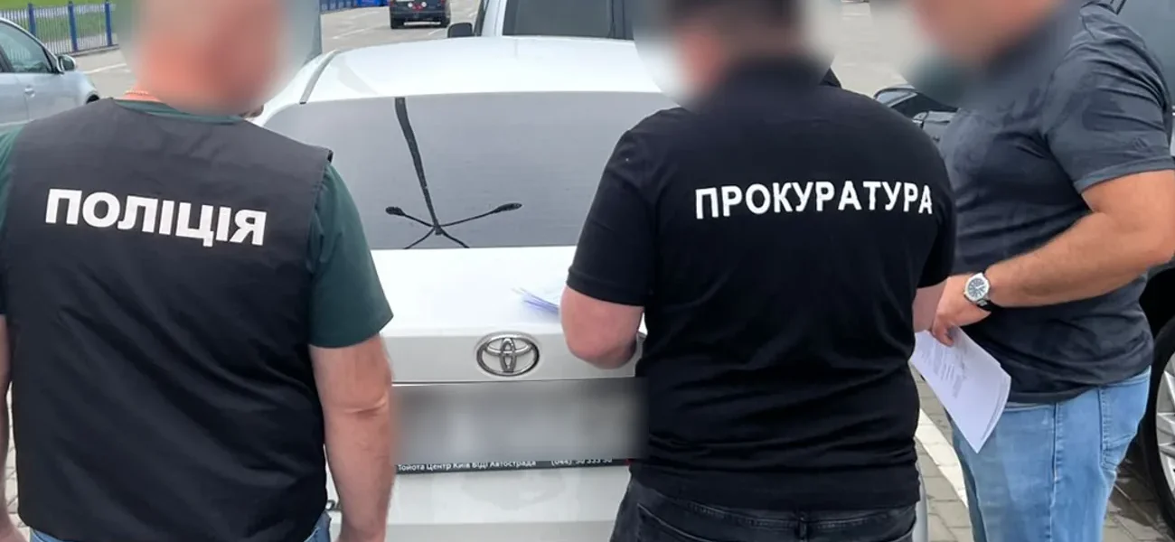 Літак і мільйони готівкою: троє депутатів місцевих рад отримали підозри за приховані активи на 25 млн грн