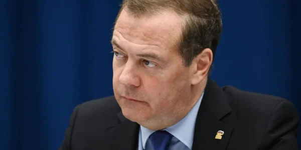 "Кожен новий ультиматум - це погроза і крок до війни зі США": медвєдєв про заяву Трампа дати путіну 10–12 днів для домовленості з Україною