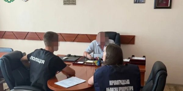 Розтрата та зловживання владою на Кіровоградщині зі збитками понад 100 млн грн: Кравченко заявив, що 22 посадовцям повідомлено про підозру