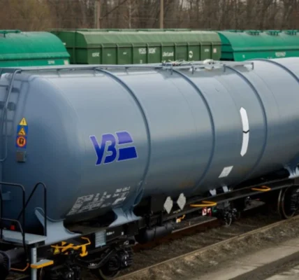 "Укрзалізниця" вперше доставила нафтопродукти з Німеччини у власних вагонах
