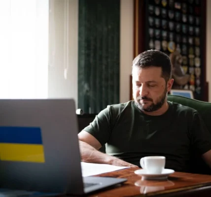 Обговорили всі контакти та зусилля для реального миру: Зеленський поговорив із прем