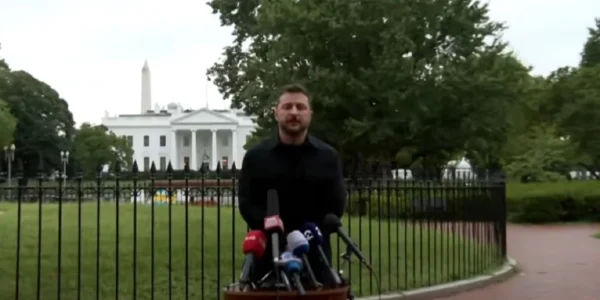 Зеленський після переговорів у Білому домі: питання територій ми залишимо між мною і путіним