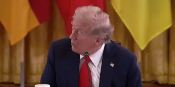 Конфуз у Білому домі: Трамп не зміг знайти президента Фінляндії, який сидів прямо перед ним