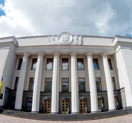 Відновлення трансляції засідань парламенту: в Раду подали постанову