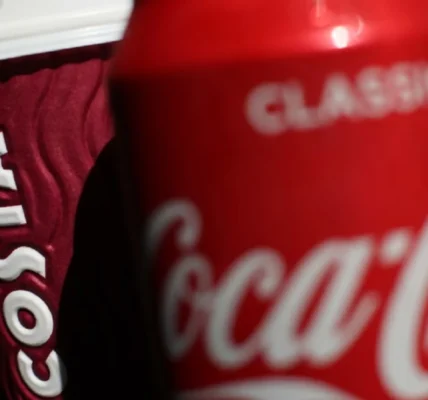 Coca-Cola готує продаж найбільшої мережі кавʼярень у Британії, попри можливі багатомільярдні збитки – SkyNews