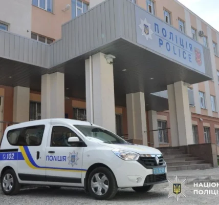 На Дніпропетровщині чоловік із ножем поранив рятувальників: зловмисника застрелила поліція
