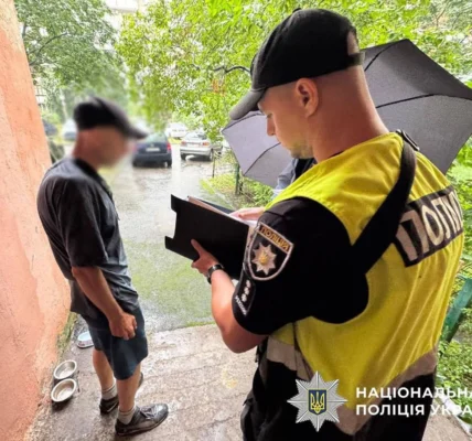Правоохоронці затримали чоловіка, який кинув гранату в одному з районів Києва