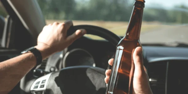 Більшість водіїв у США плутають алкогольні напої з енергетиками та газованою водою - опитування