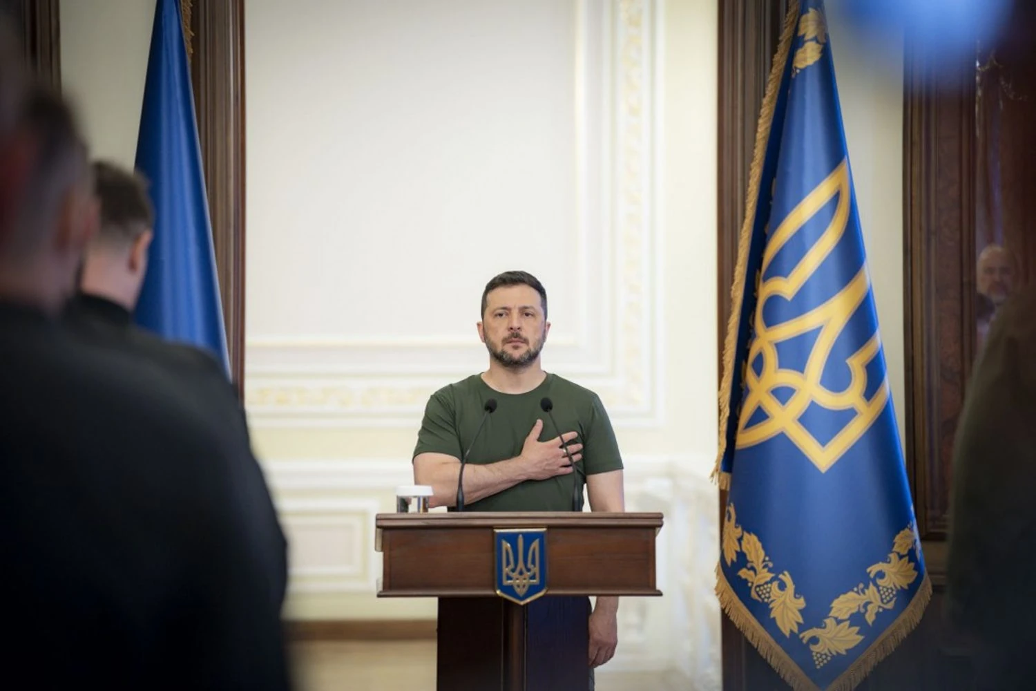Зеленський привітав українських захисників із Днем воєнної розвідки та відзначив їх державними нагородами