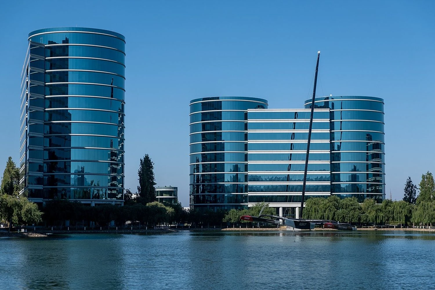 Oracle зафіксувала рекордне зростання акцій на 27% завдяки замовленням на ШІ-послуги - FT