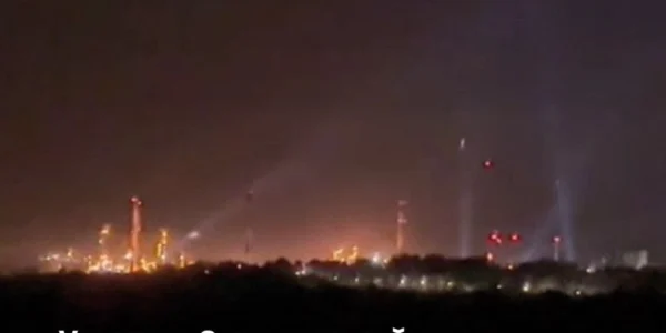 Генштаб підтвердив ураження Саратовського НПЗ у рф