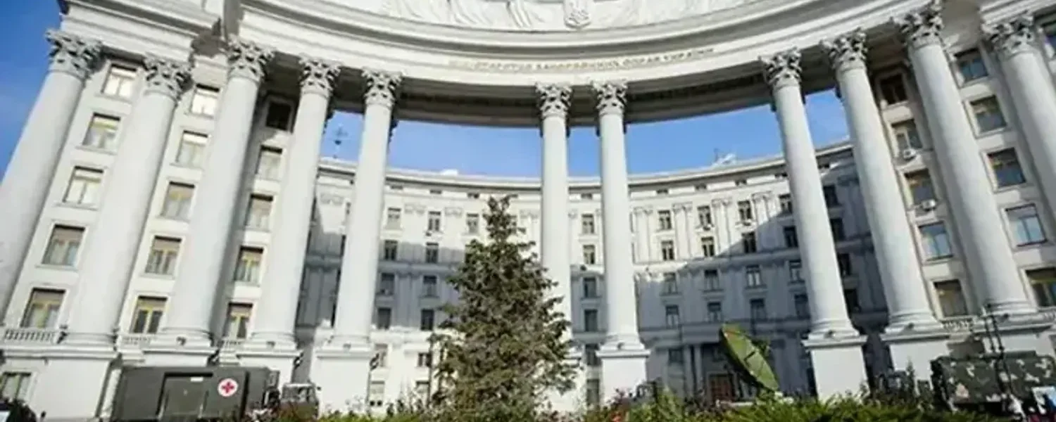 Україна має право завдавати ударів по військових цілях на території росії - речник МЗС