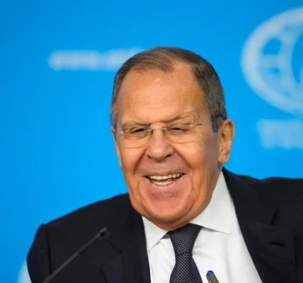 Загрожує не лише росії та Китаю: лавров заявив, що НАТО намагається взяти у військове кільце всю Євразію