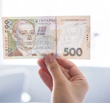 Курс валют на 26 вересня: гривня продовжує девальвувати