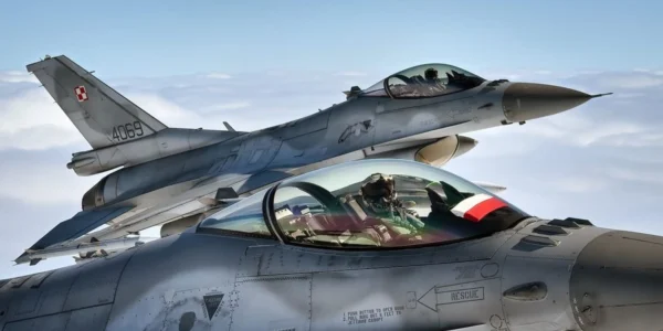 Польща підняла винищувачі через масовану атаку рф на території України