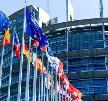 Європарламент схвалив спрощення призупинки безвізу: що передбачається