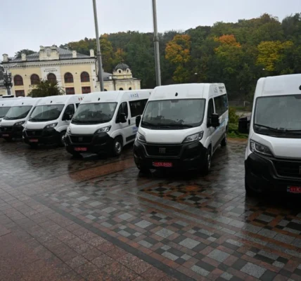 Україна отримала 9 автомобілів для прифронтових громад вартістю 555 тис. доларів