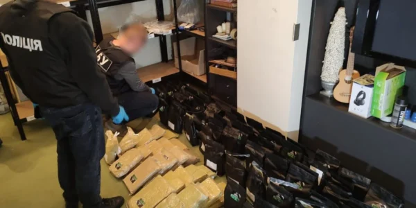 Поширювали в Україні новий небезпечний наркотик: викрито групу з 29 осіб