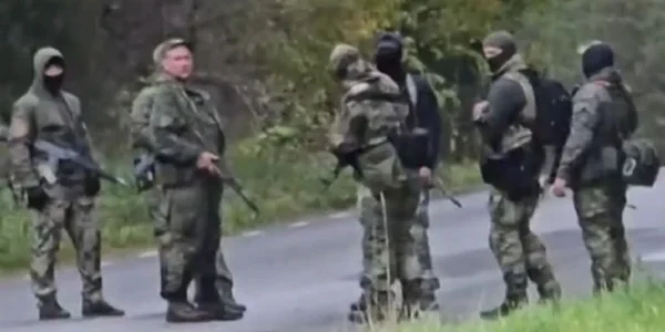 "Зелені чоловічки": Естонія закрила проїзд через "Саатсеський чобіт" після поміченої активності збройних груп рф