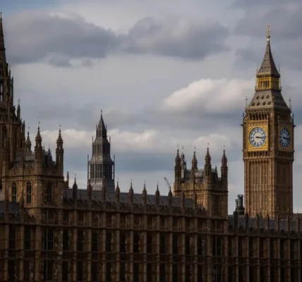 Китай систематично зламував секретні урядові системи Великої Британії понад 10 років - Вloomberg