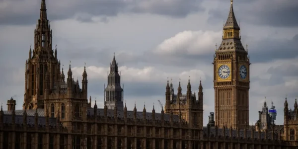 Китай систематично зламував секретні урядові системи Великої Британії понад 10 років - Вloomberg