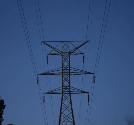 10 областей та Київ зіткнулися з аварійними відключеннями світла - Укренерго