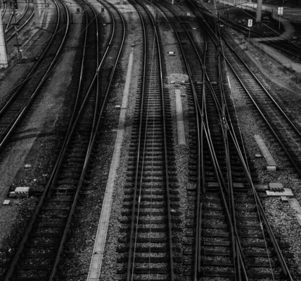 росія уночі атакувала логістику в Україні: деталі від віцепрем