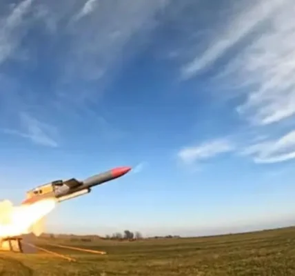 "Подарунок путіну": чеські активісти закрили збір на балістичну ракету "Фламінго" за дві доби