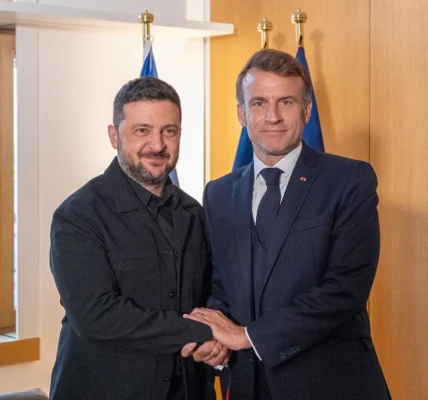 Президент Франції написав допис українською після зустрічі із Зеленським