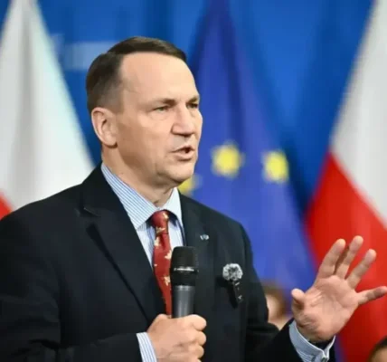 Україна може стати членом ЄС на початку 2030-х років - Сікорський