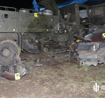 На Львівщині Nissan з військовими номерами врізався у вантажівку: загинуло четверо військових