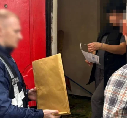 Посадовці Одеської міськради привласнили 1,6 млн грн на товарах для ЗСУ: проведено низку обшуків