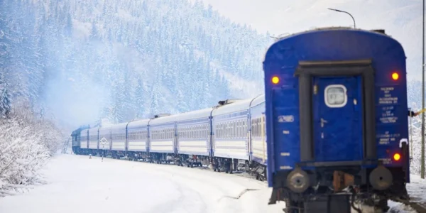 "3,000 км Залізної підтримки": Укрзалізниця розкрила деталі програми "УЗ-3000" для подорожей по Україні взимку