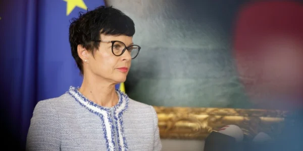 Україна має уникати відступу від антикорупційних зусиль задля швидкої смуги до членства в ЄС - єврокомісар